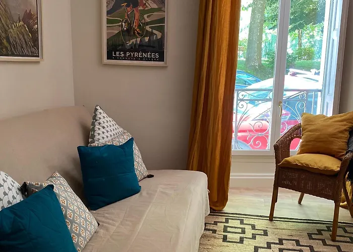 Fantastic Ground Floor Apartment Opposite Thermes