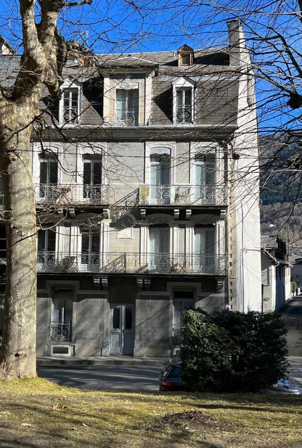 Fantastic Ground Floor Opposite Thermes Apartamento